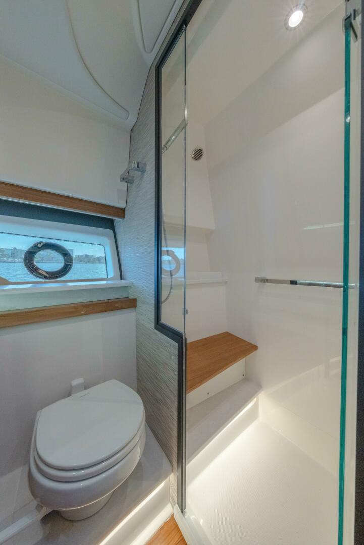 2025 Tiara Yachts 43 LE - Image 40