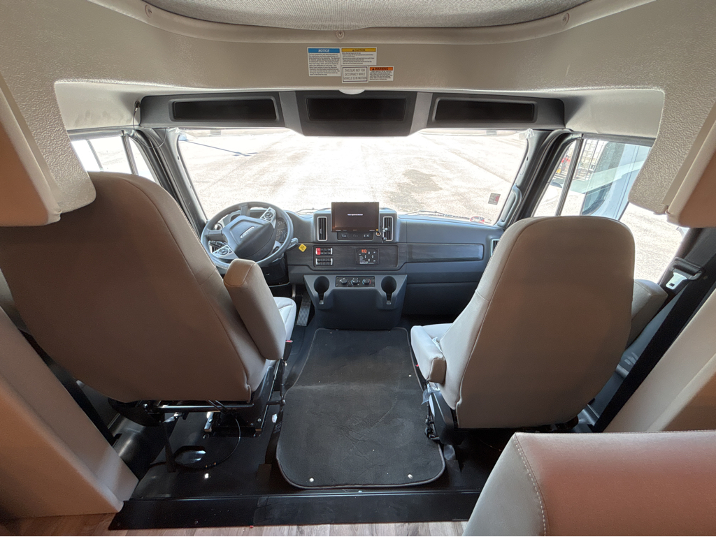 2026 THOR MOTOR COACH PASADENA 38FX - Image 33