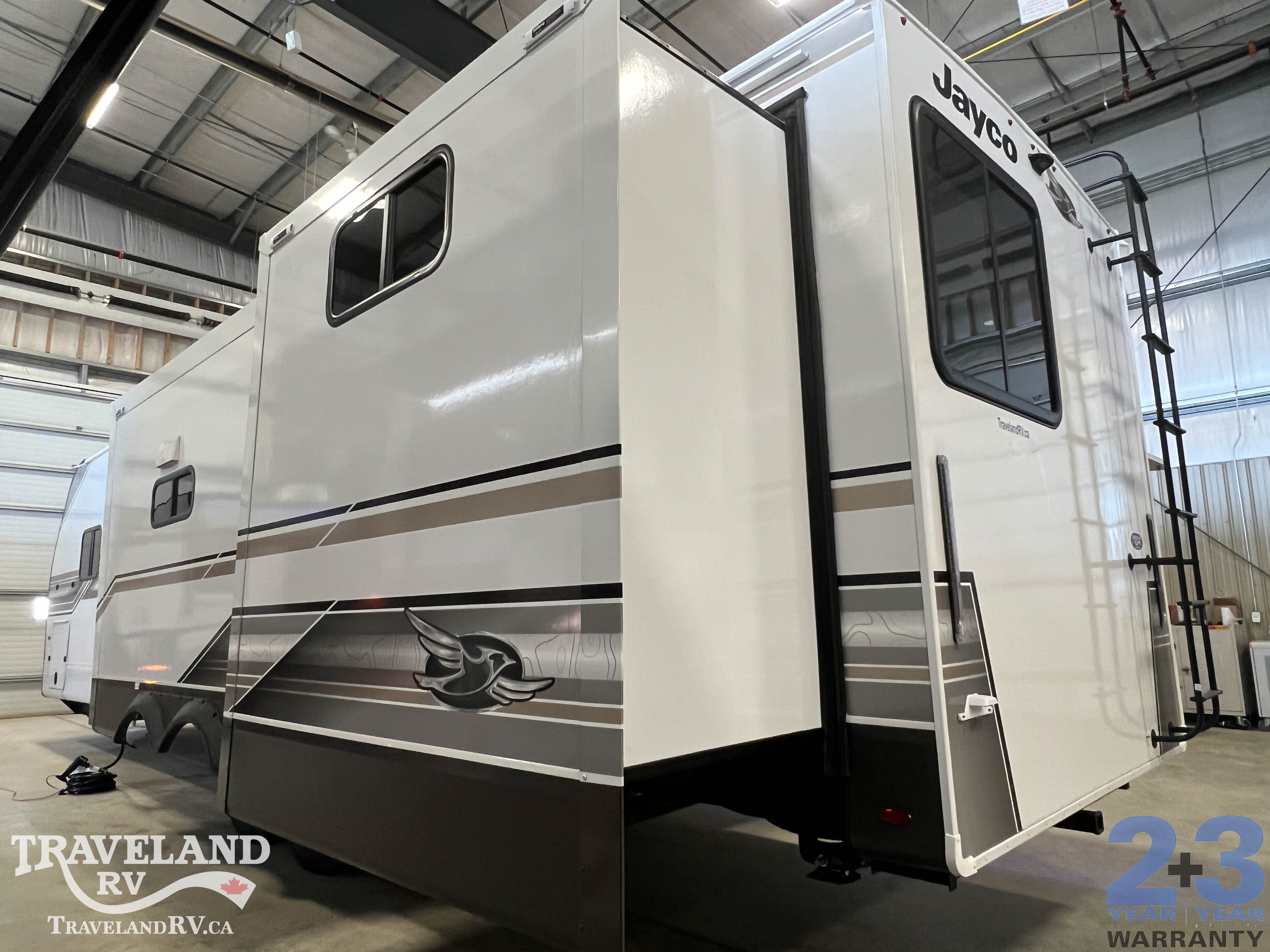 2027 Jayco Eagle 312BHOK - Image 6