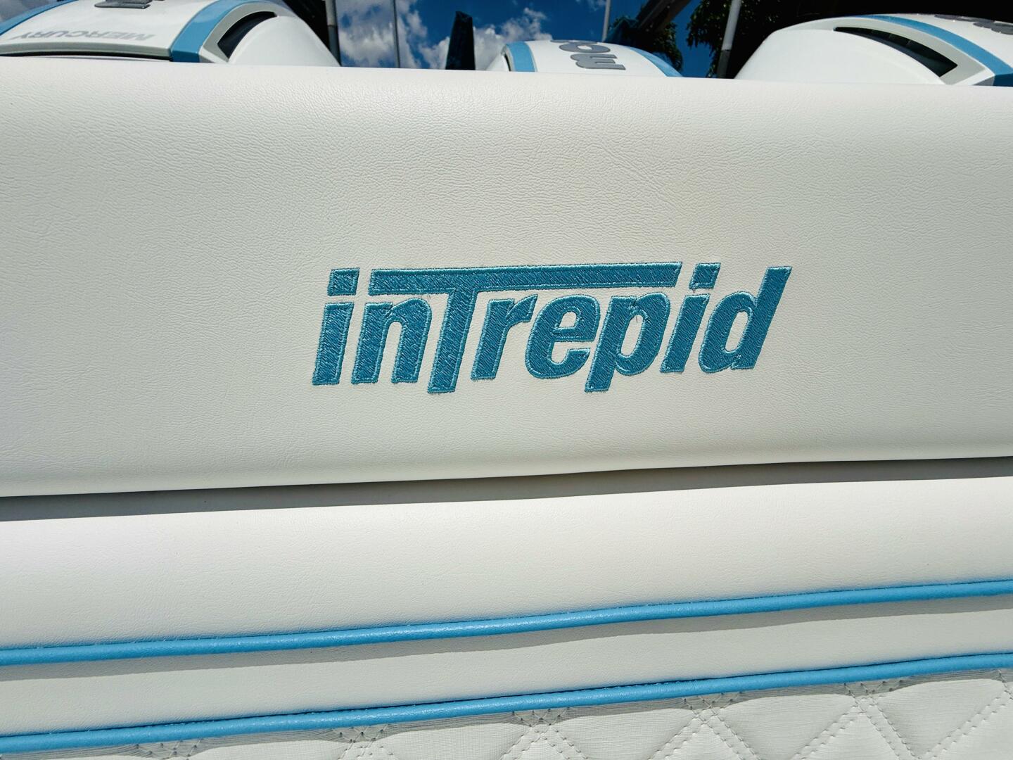 2003 Intrepid 377 - Image 45