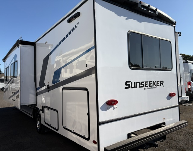 2026 Forest River Sunseeker LE 3010DS - Image 5