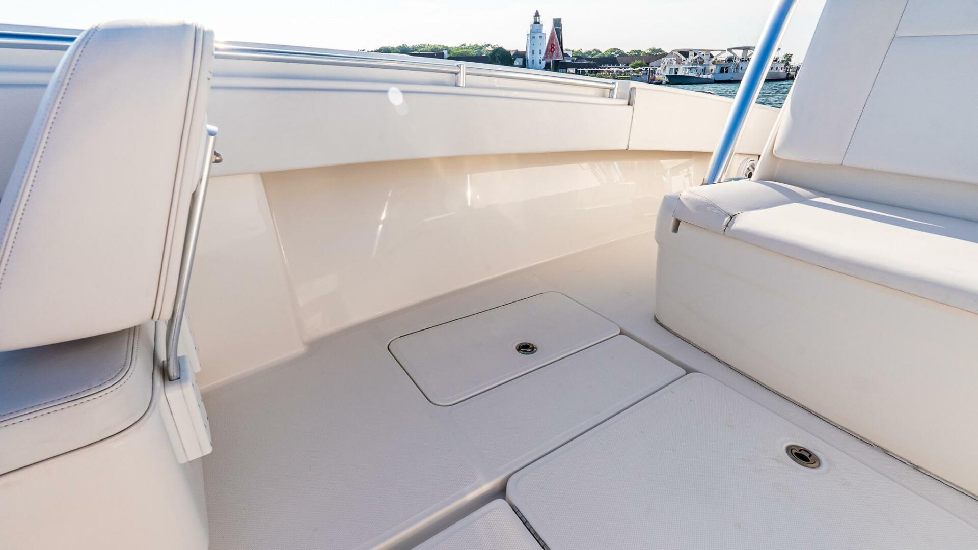 2016 Invincible 33 Open Fisherman Base - Image 32