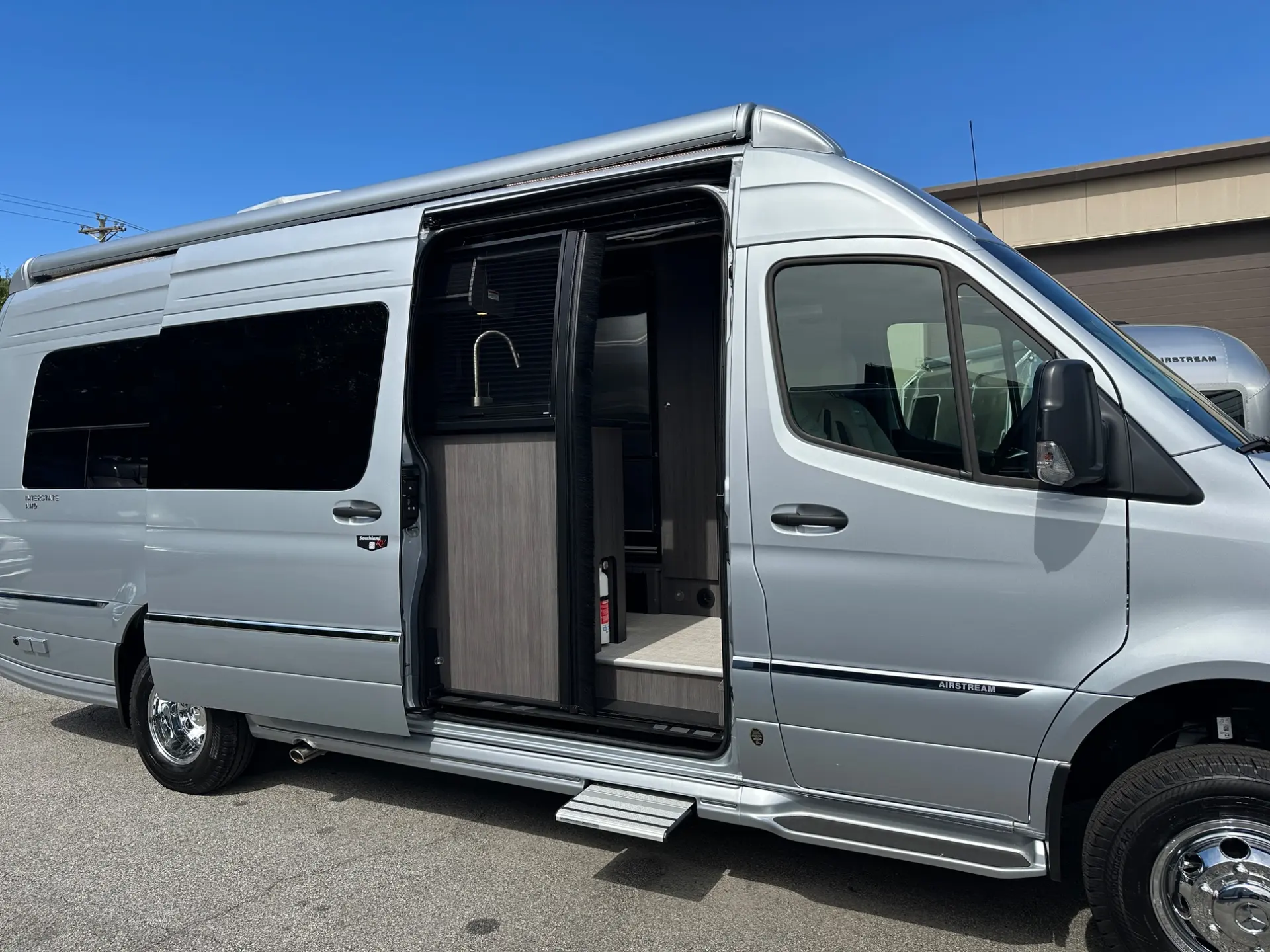 2026 Airstream Interstate 24GT - Image 11