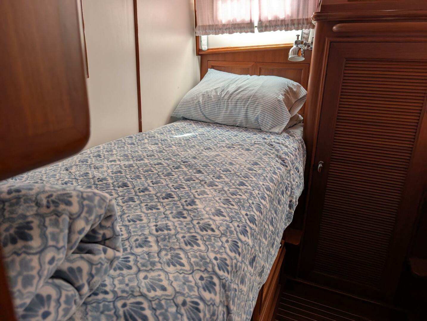2006 Grand Banks - Image 44