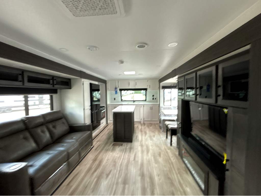 2026 VENTURE RV SPORTTREK 333VFK - Image 8
