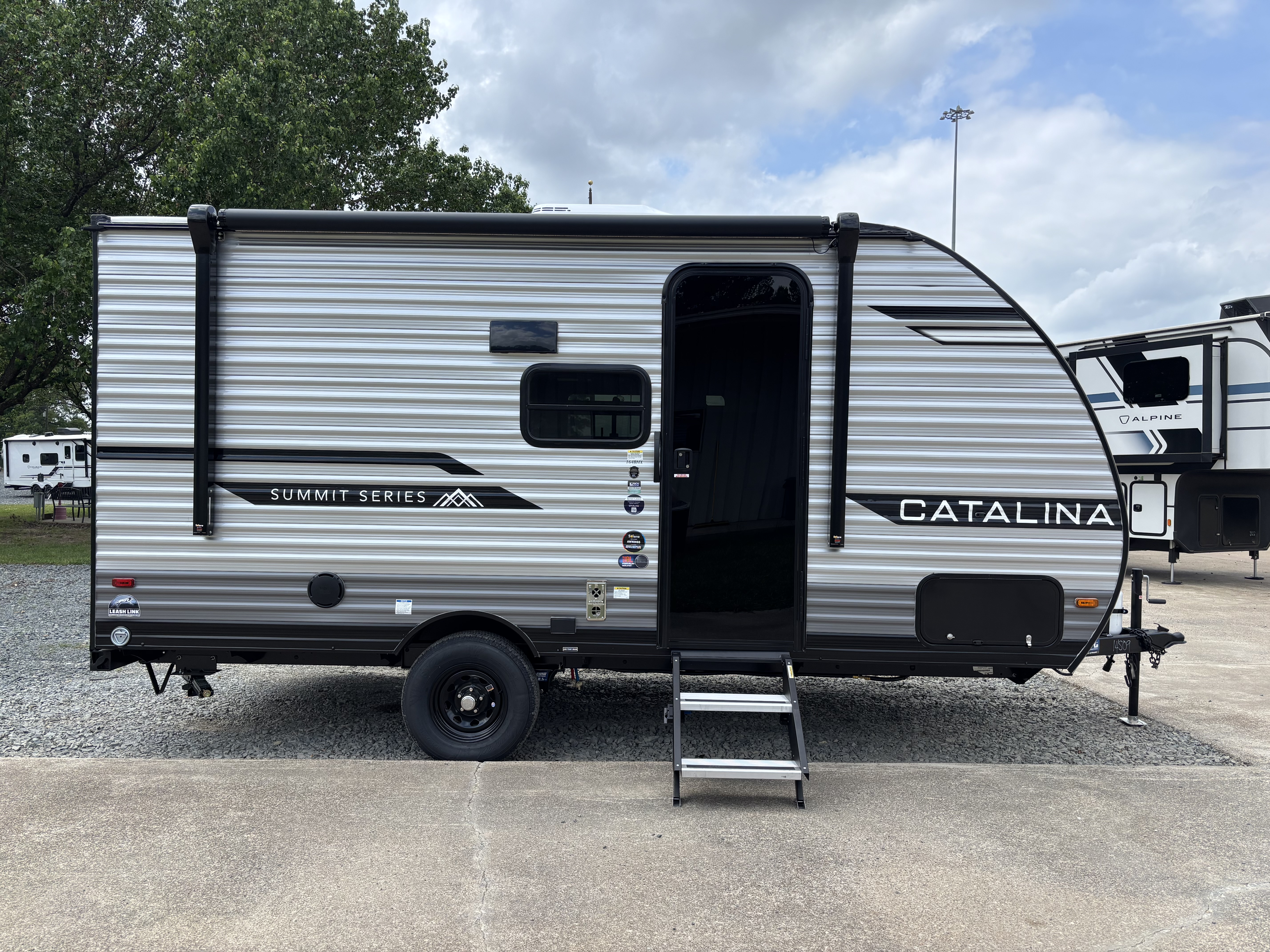2026 Coachmen Catalina Summit Series 7 164BHX - Image 2