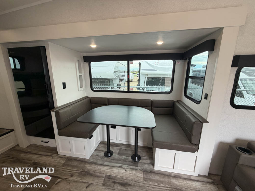 2027 Highland Ridge Roamer Light Duty 28DBSS - Image 11