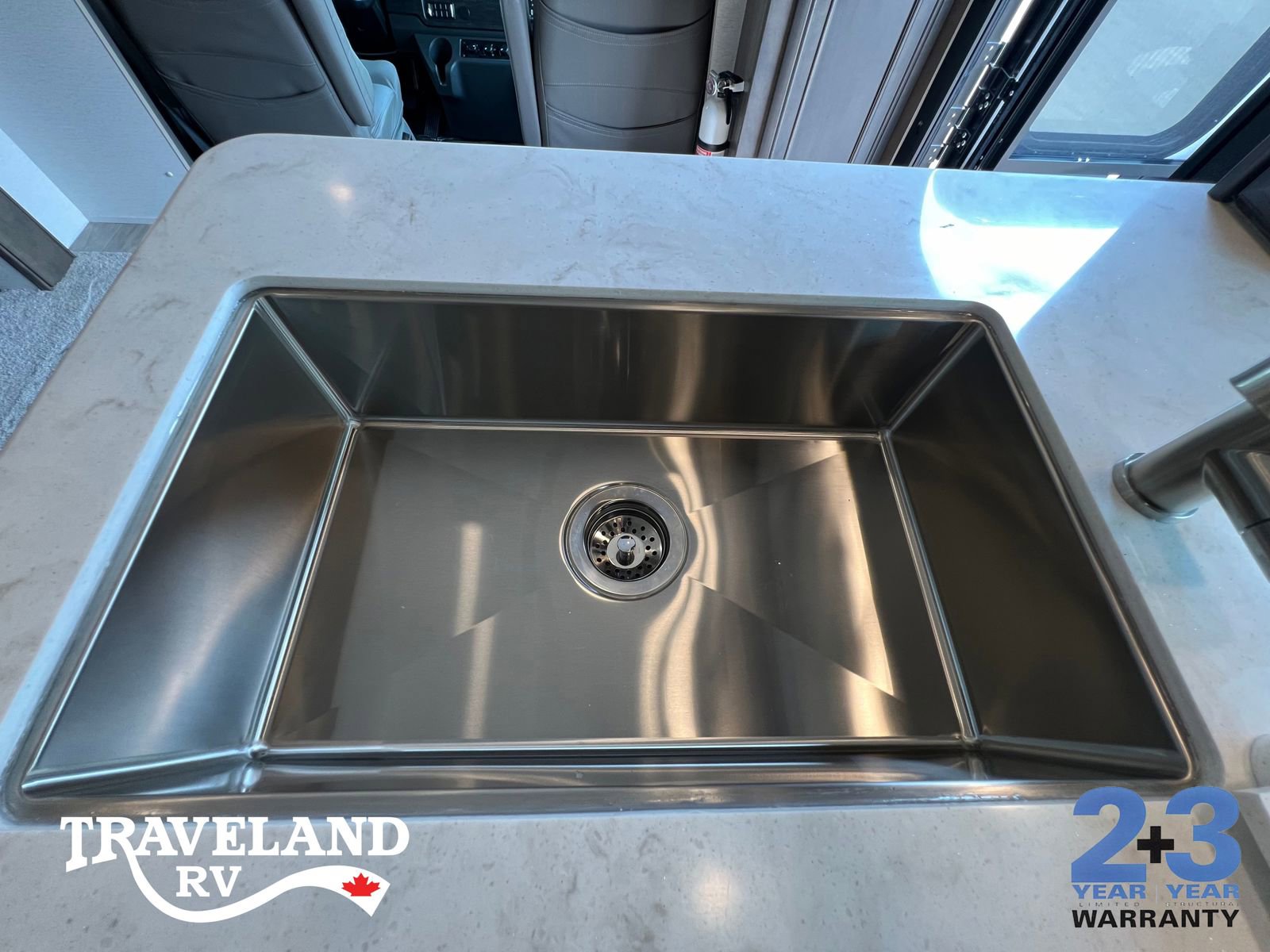 2025 Jayco Seneca Prestige 37K - Image 13