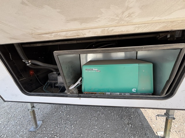2018 Dutchmen Voltage Triton 3551 - Image 5