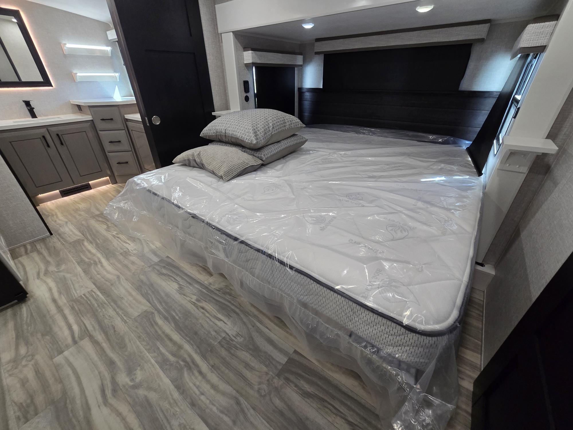 2025 JAYCO PINNACLE 38FLGS - Image 9