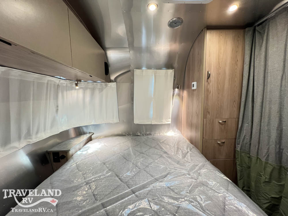 2027 Airstream Flying Cloud 23FBQ - Image 24