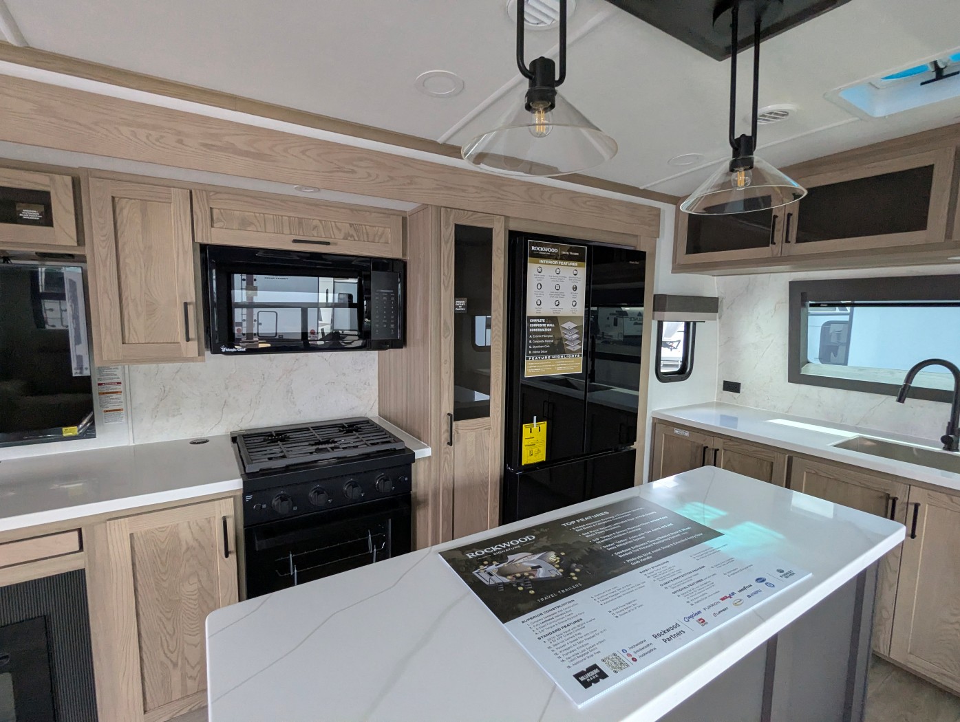 2026 Forest River Rockwood Signature 8339FK - Image 14