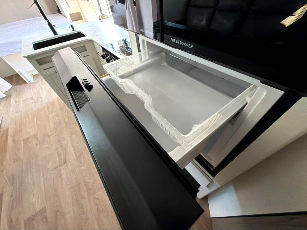 2027 GRAND DESIGN TRANSCEND 23BHX - Image 22