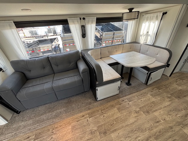 2022 Forest River Vibe 28BH - Image 18