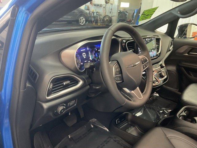 2026 Chrysler Pacifica Select FWD - Image 12