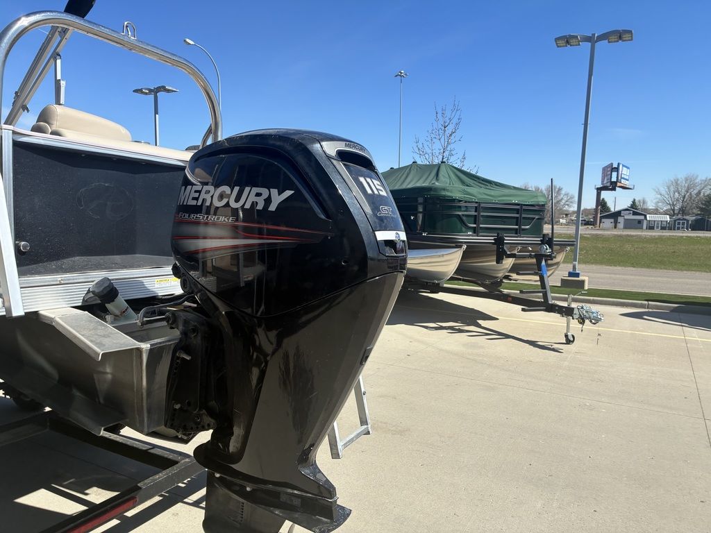 2014 Avalon C SERIES WIND JAMMER 24 - Image 9