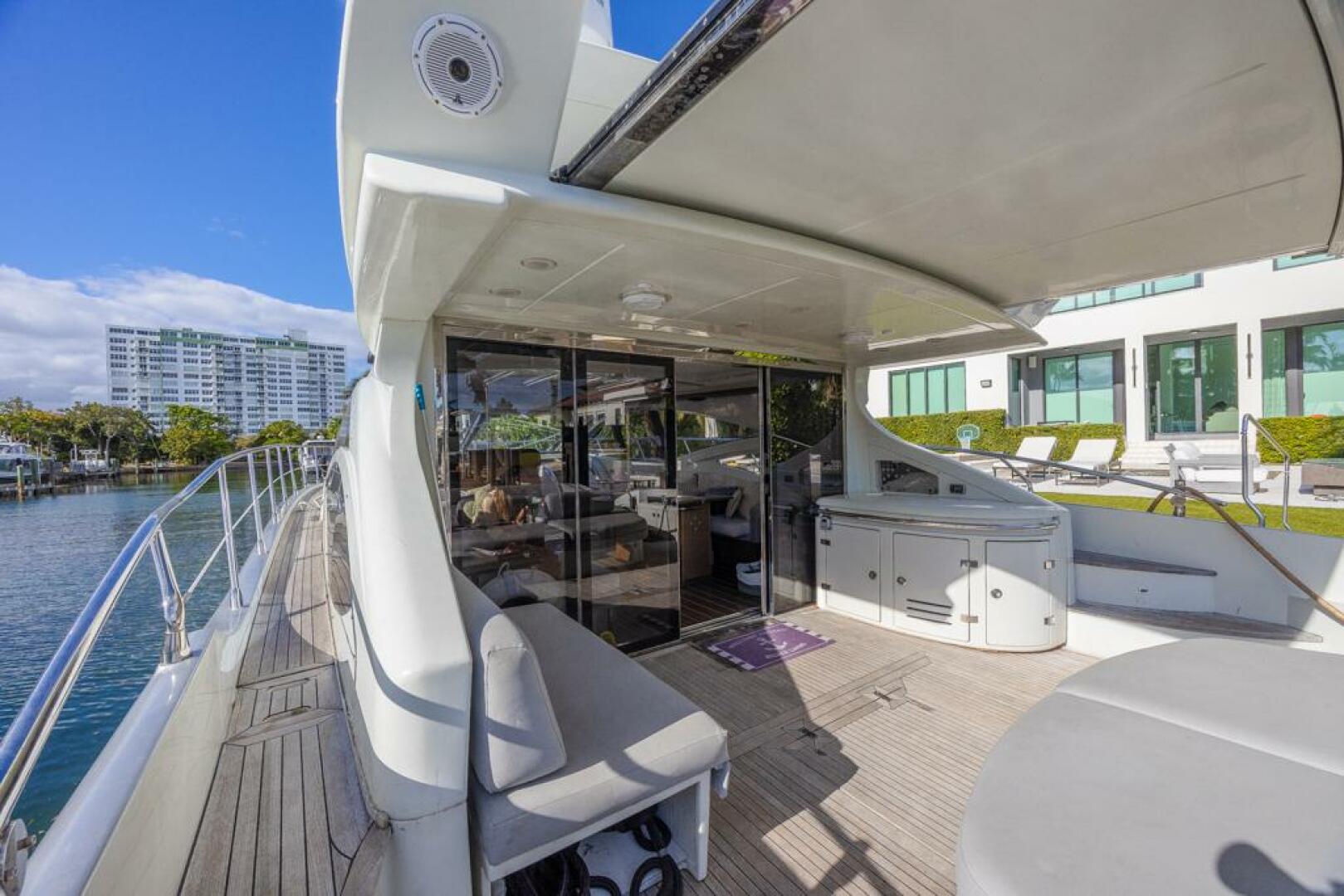 2009 Azimut 68S - Image 6