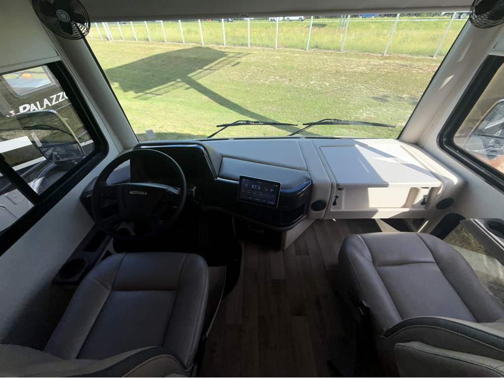 2026 THOR MOTOR COACH PALAZZO 33.5 - Image 34