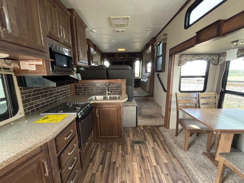 2017 Keystone Cougar 326RDS - Image 6