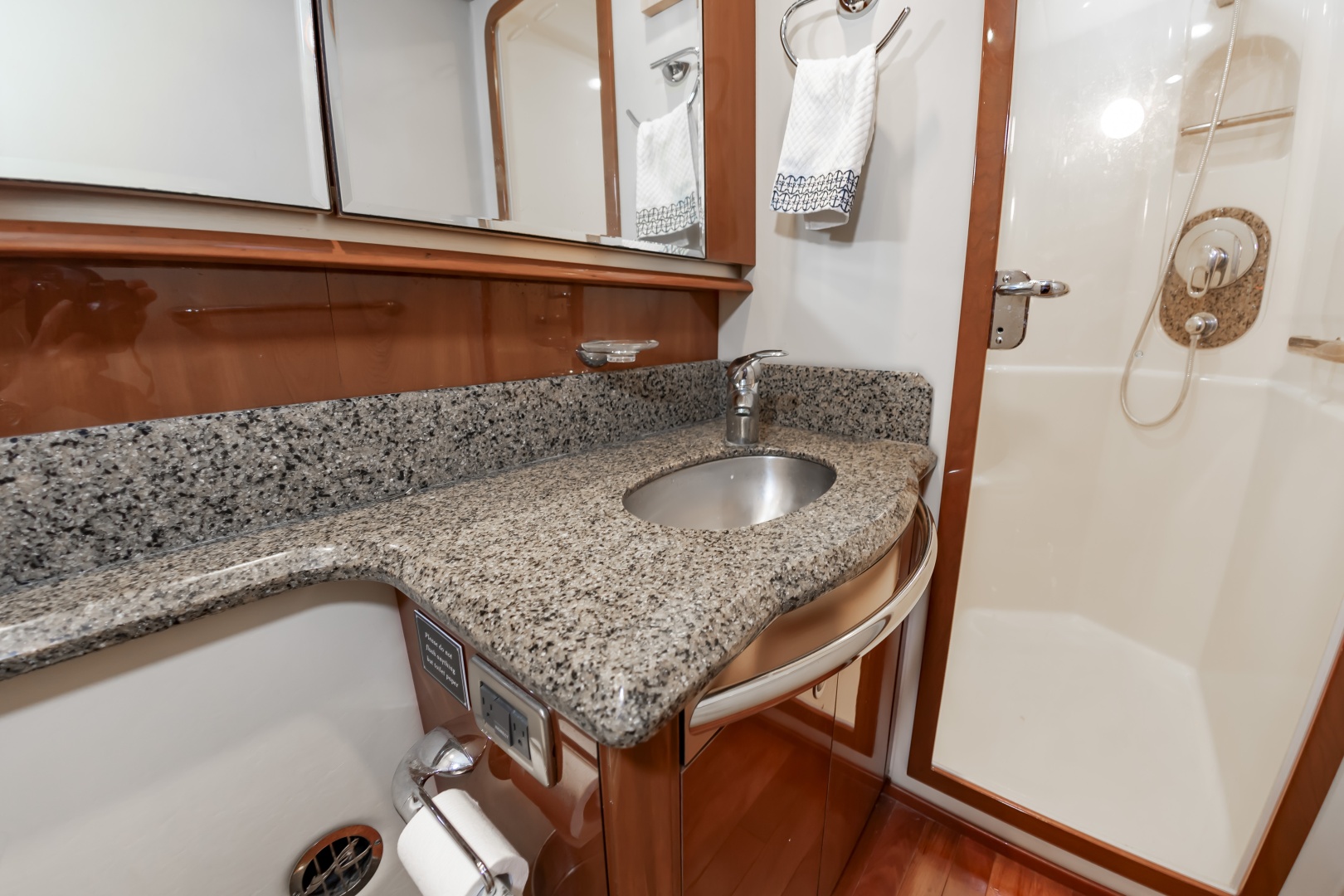2007 Sea Ray 58 Sedan Bridge - Image 42