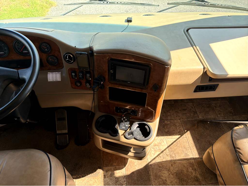 2014 THOR MOTOR COACH PALAZZO 33.2 - Image 35