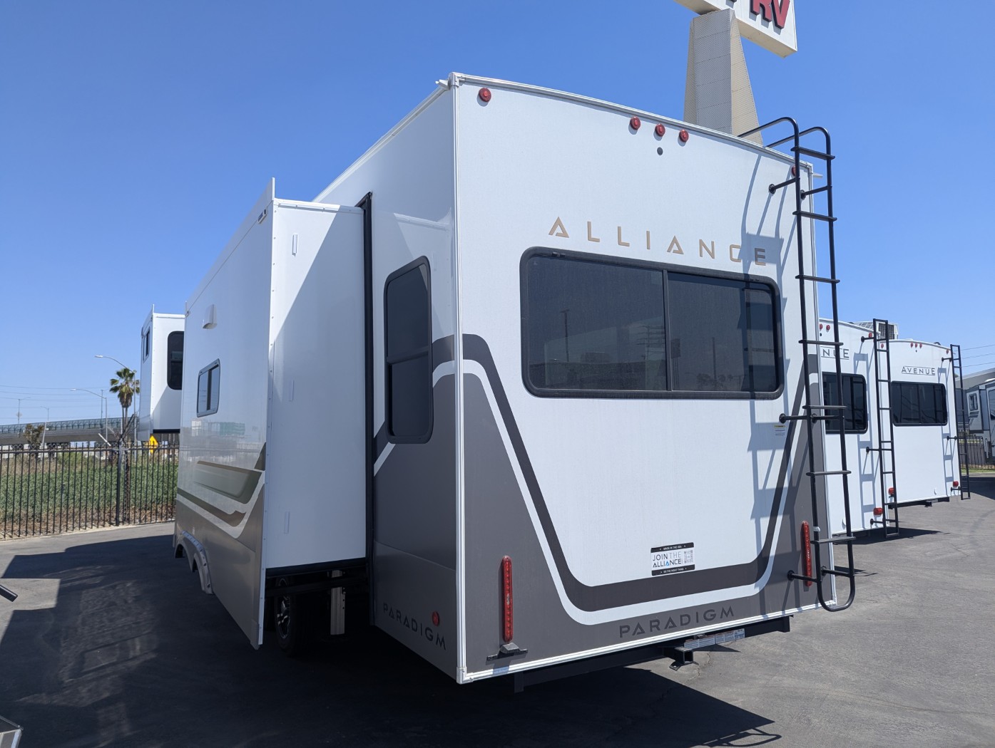 2027 Alliance RV Paradigm 310RL - Image 4
