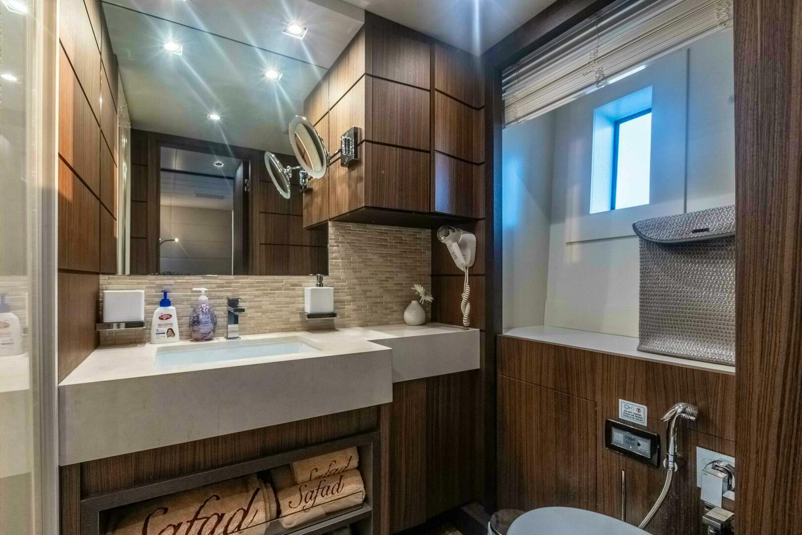 2015 Benetti Benetti Classic 121 - Image 44