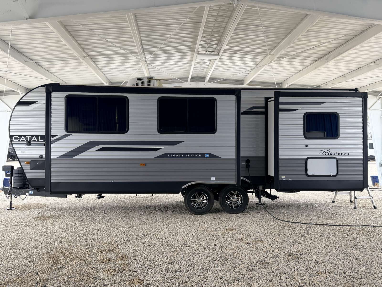 2024 Coachmen Catalina Legacy Edition 263FKDS - Image 4