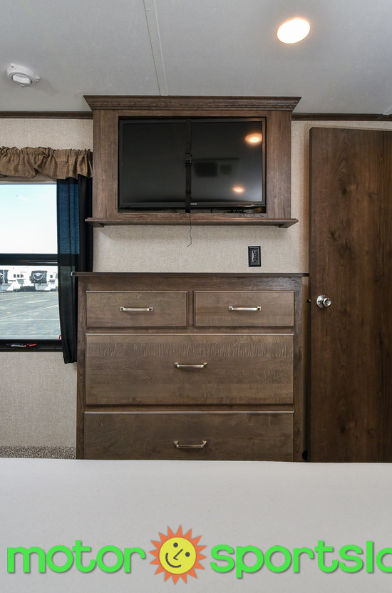 2018 Keystone Montana HM384BR - Image 31