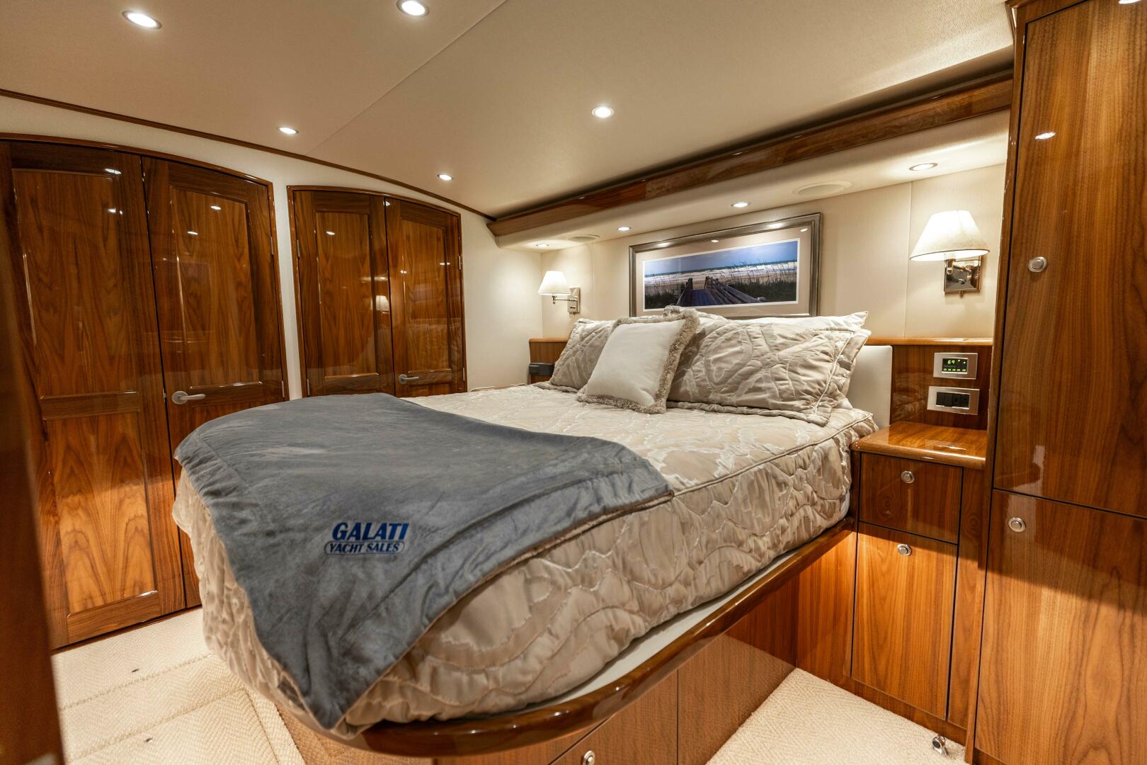2020 Viking 62 Convertible - Image 15