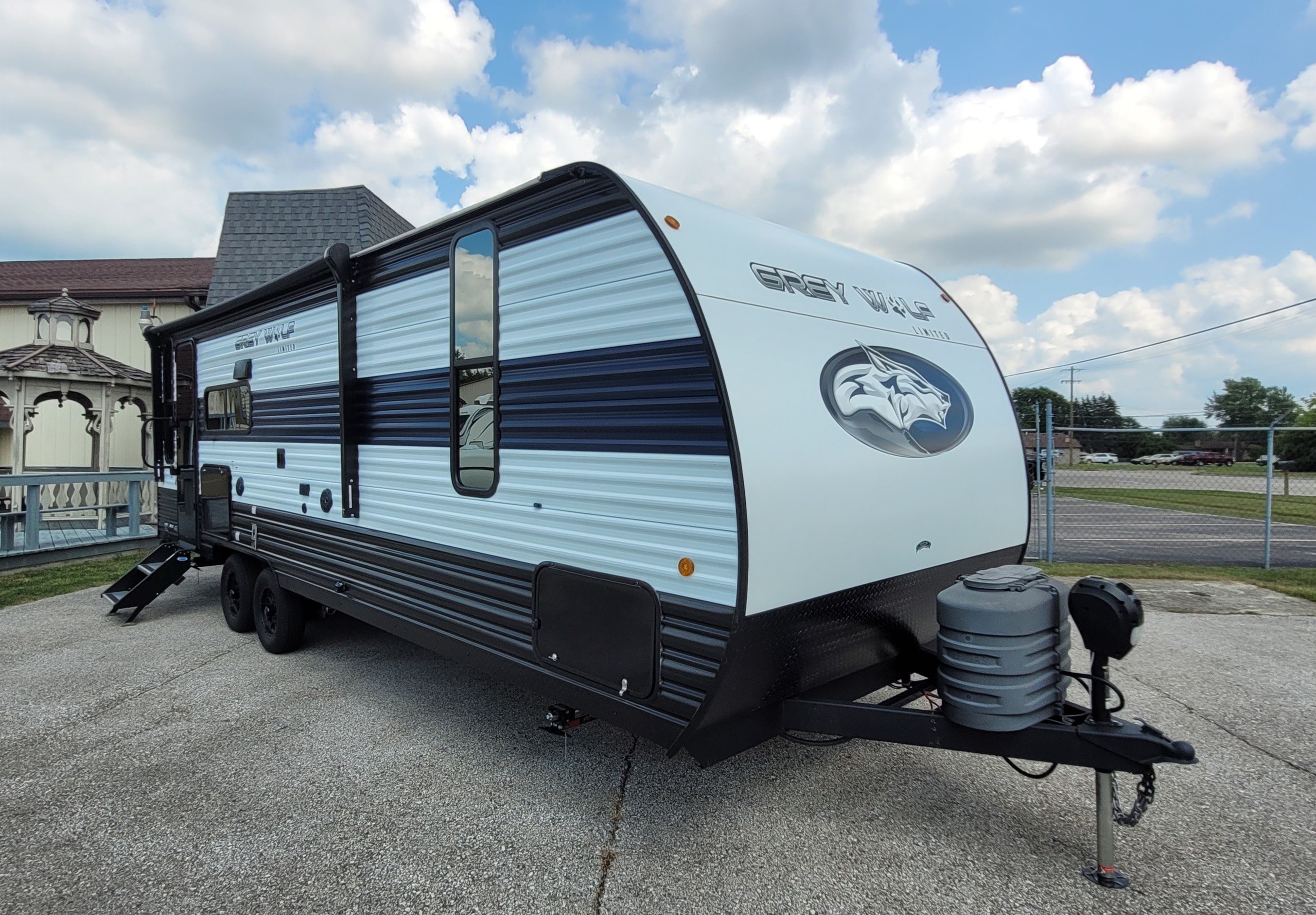 2024 Forest River Cherokee Grey Wolf 23MK - Image 4
