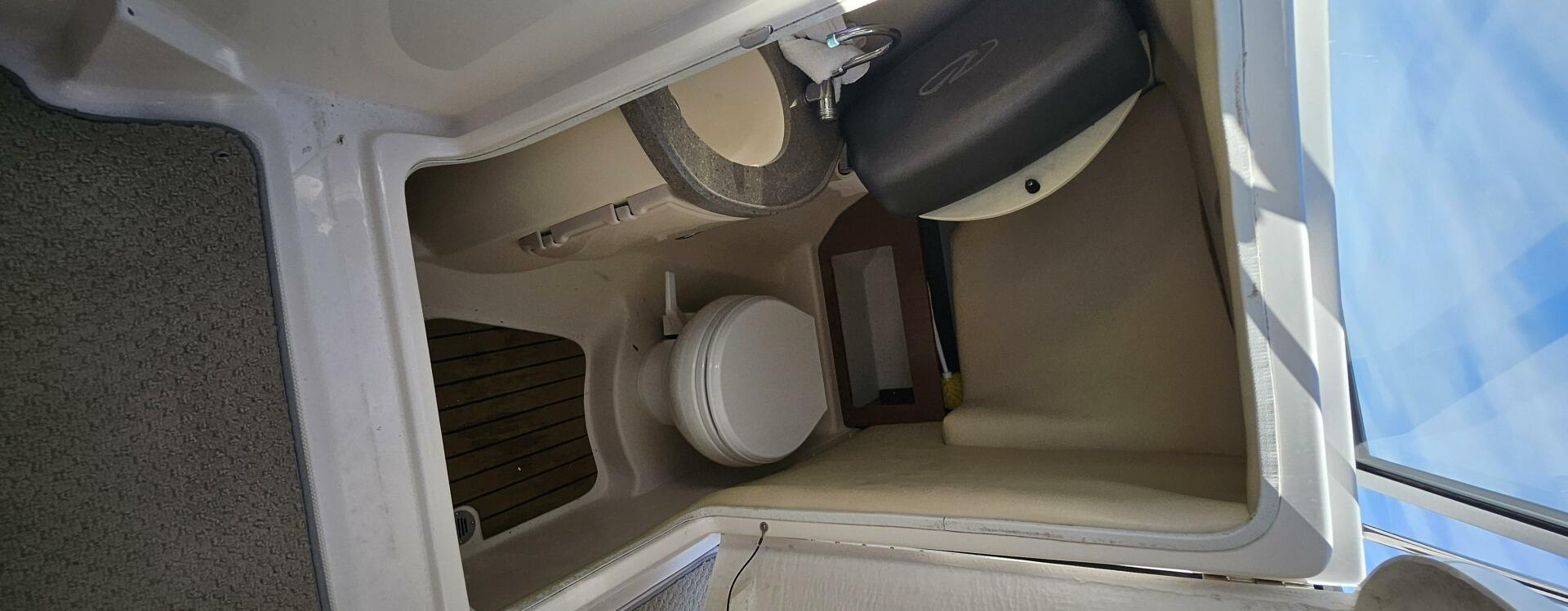 2010 Regal 2700 - Image 19