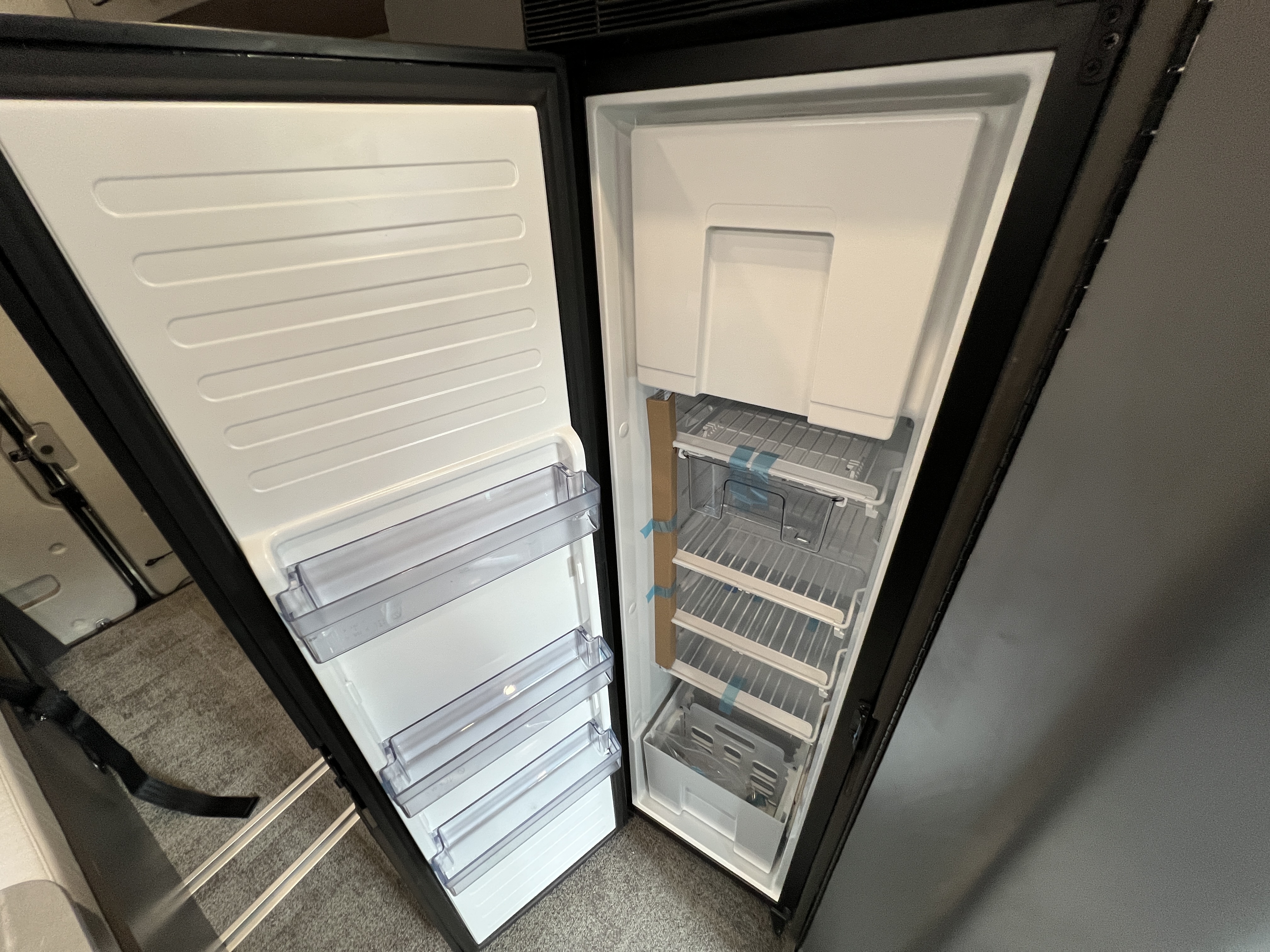 2027 Grand Design Lineage Series VP2 LVP2 - Image 26