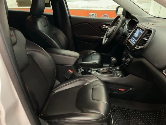 2022 Jeep Grand-Cherokee-L Laredo Altitude 4x4 - Image 27