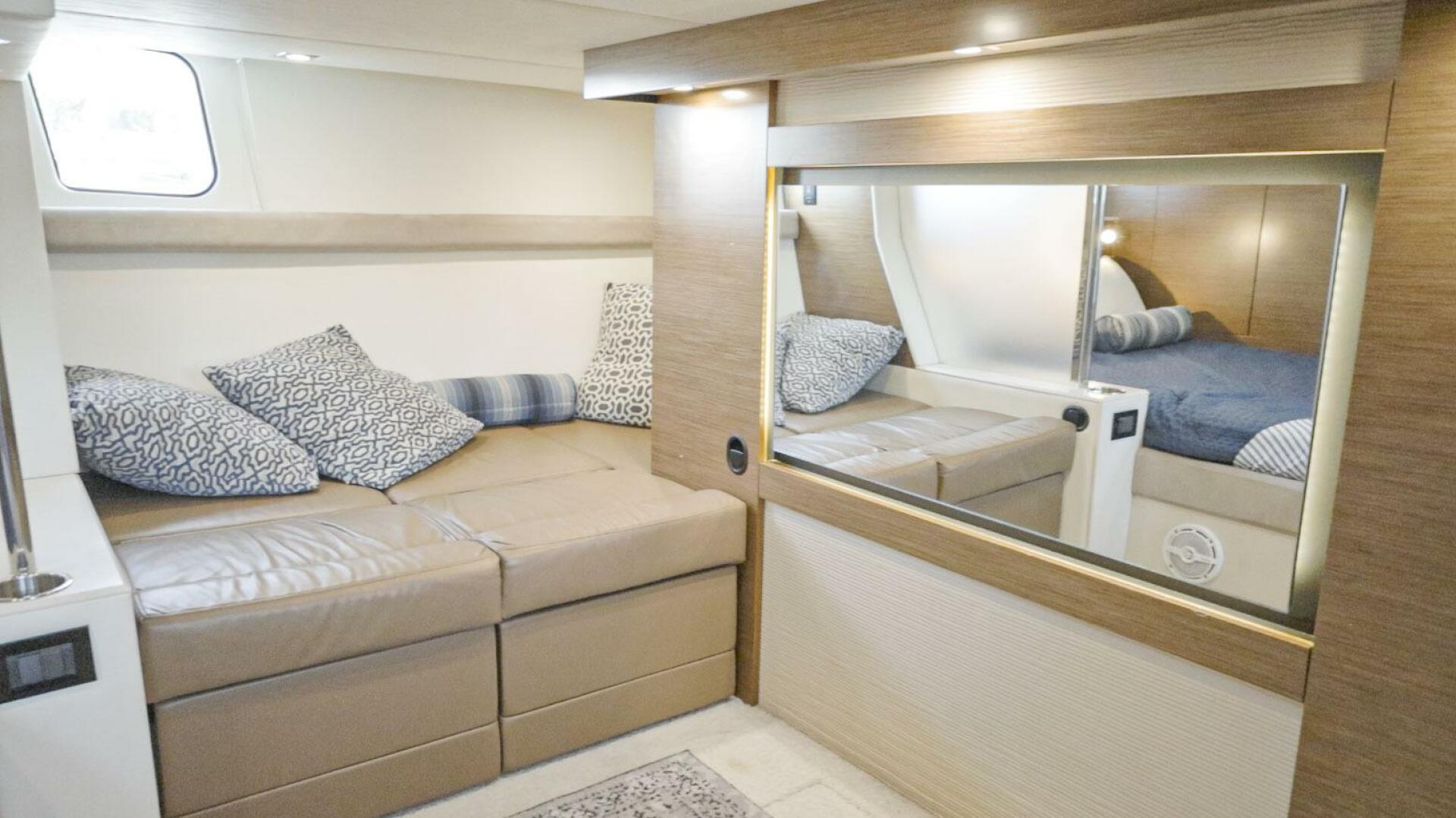 2014 Cruisers Yachts 45 Cantius - Image 61