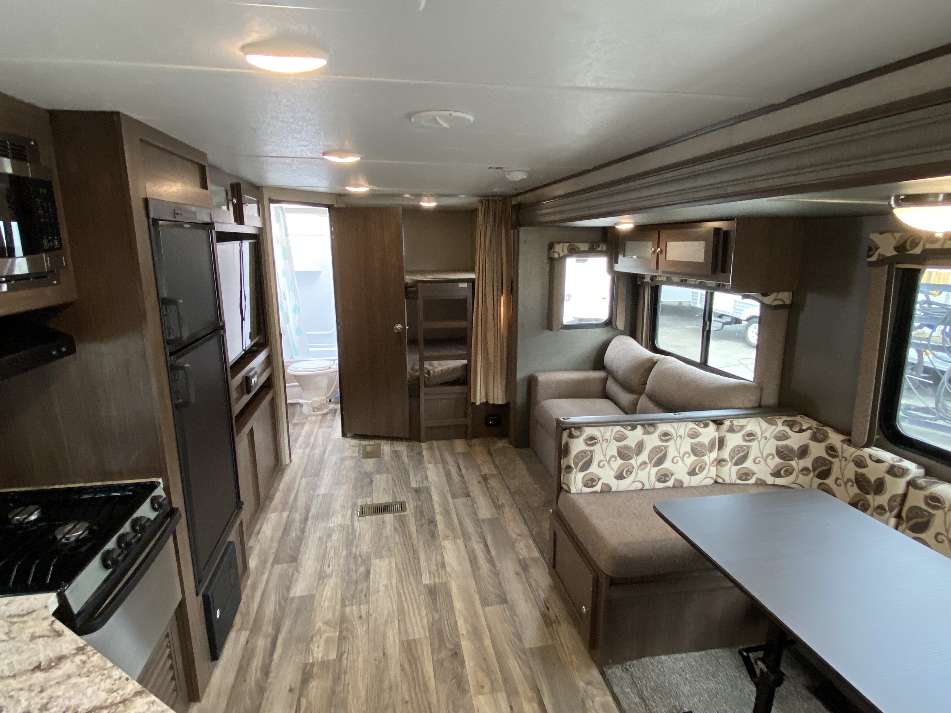 2019 KEYSTONE HIDEOUT 29BHS - Image 2