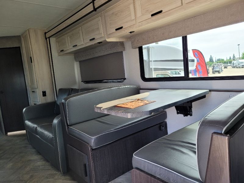 2023 Forest River Sunseeker 2550DS LE - Image 7
