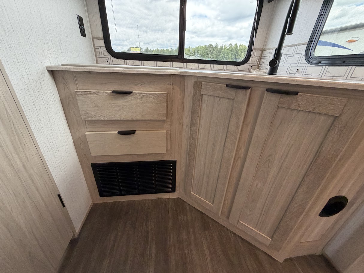 2022 CRUISER RV SHADOW CRUISER 22RKS - Image 24