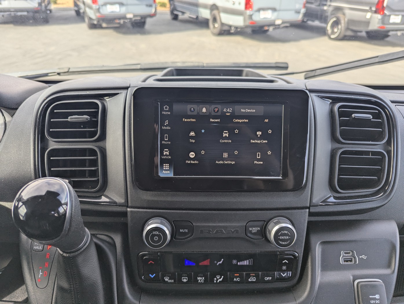 2024 Winnebago Solis Pocket 36A - Image 17