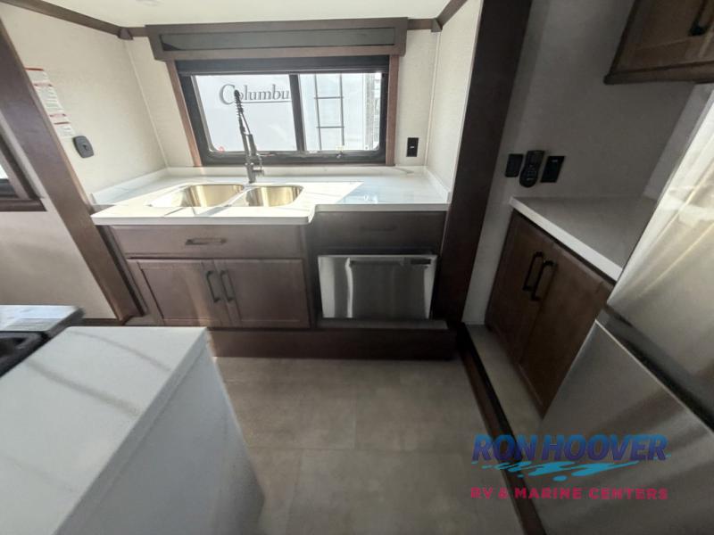 2025 FOREST RIVER 421FK - Image 13