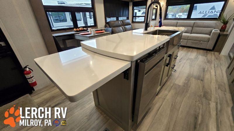 2026 KZ RV Durango Gold G384MSQ - Image 21