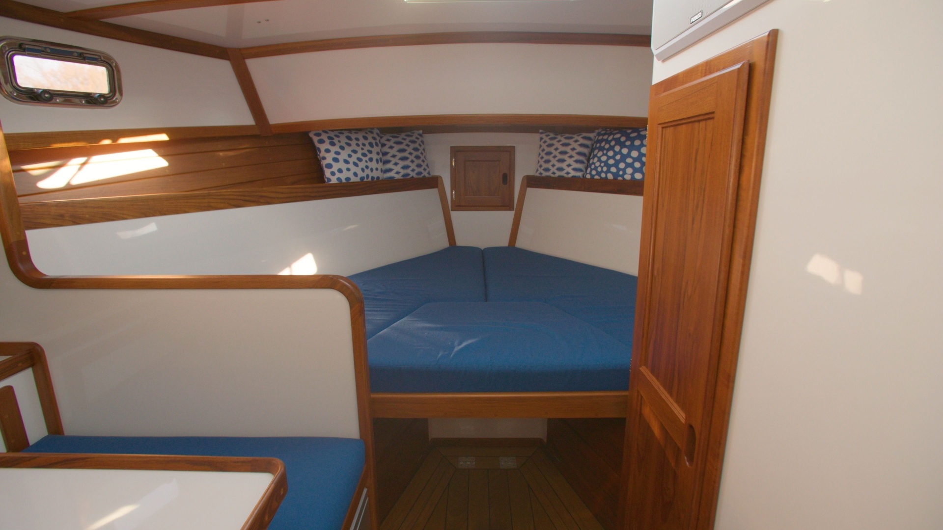 2022 Ellis 36 Express Cruiser - Image 27