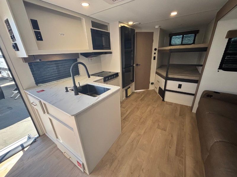 2026 Grand Design Transcend XPLOR 23BHX - Image 4