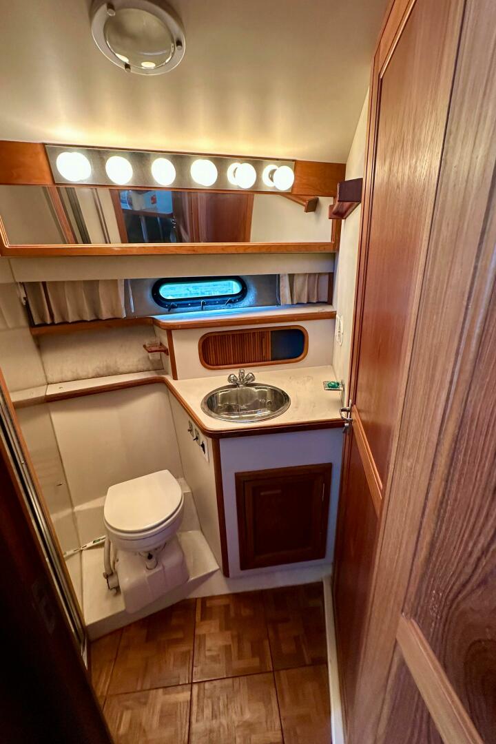 1991 Carver 3807 Aft Cabin - Image 39