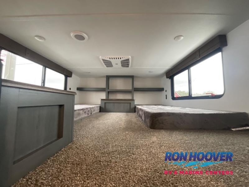 2026 PALOMINO PUMA 421LFT - Image 10