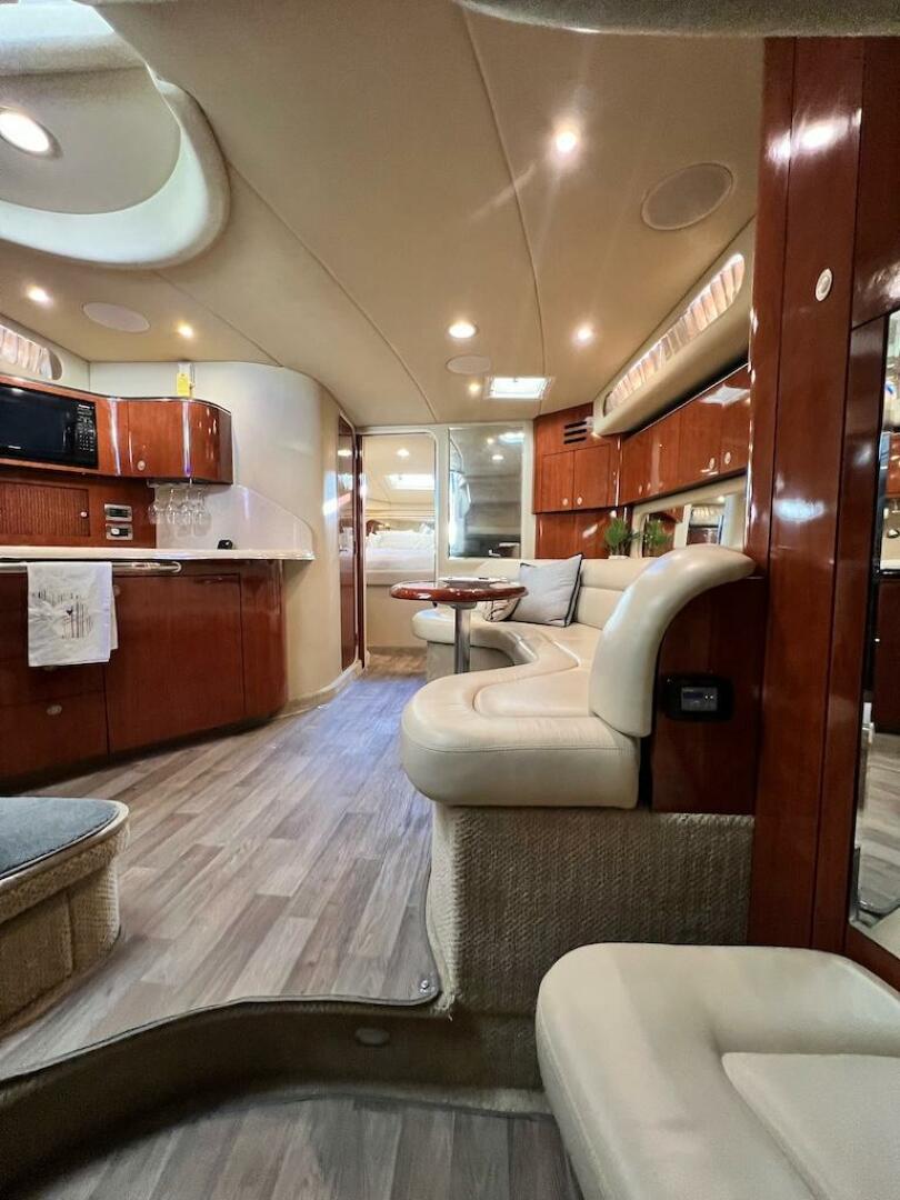2004 Sea Ray 380 Sundancer - Image 46