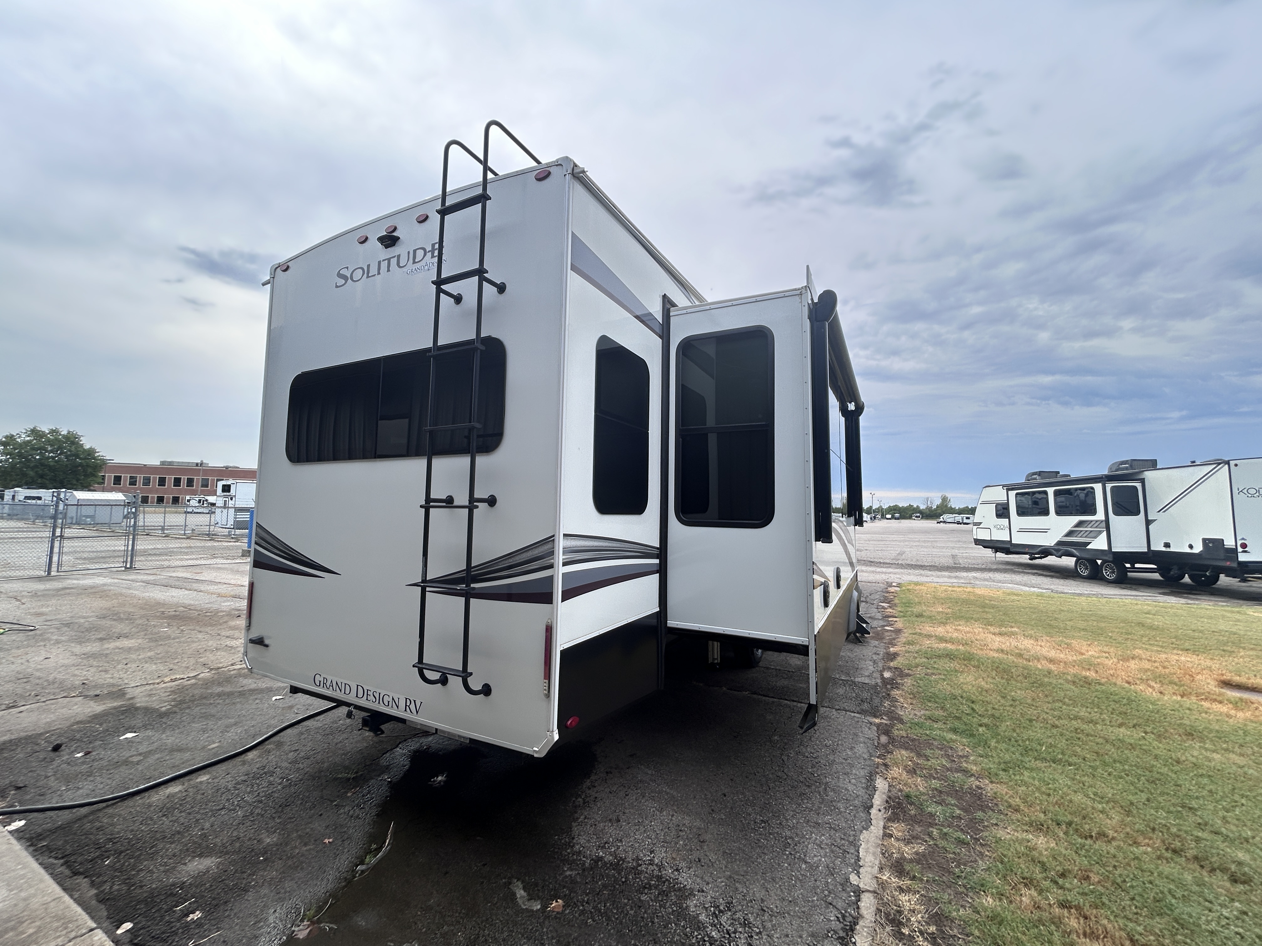 2021 Grand Design 373FB SOLITUDE - Image 8