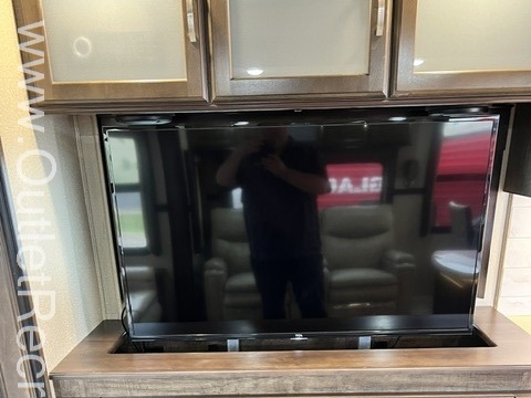 2019 Grand Design Solitude 385GK - Image 18