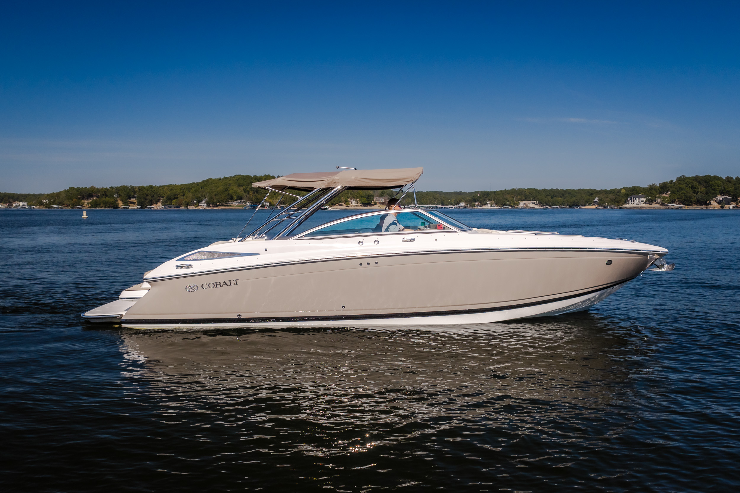 2010 Cobalt 302 - Image 1