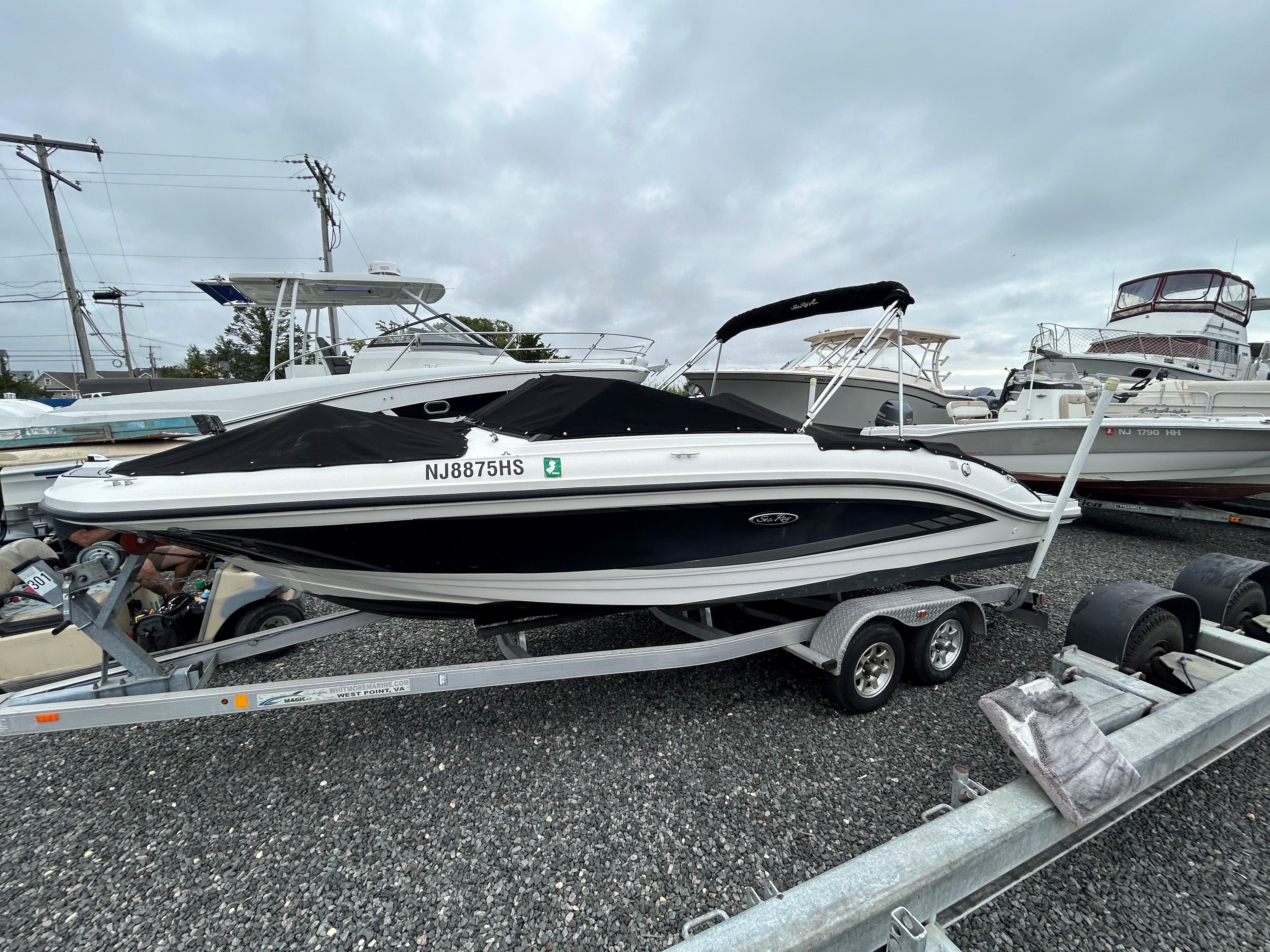 2016 Sea Ray SPX 210 - Image 1